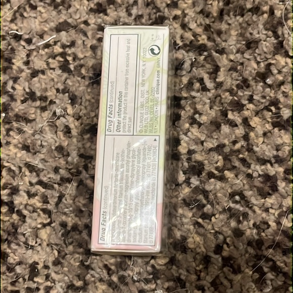 Clinique even better makeup broad spectrum SPF15 evens and corrects 1floz 30ml - Picture 4 of 6